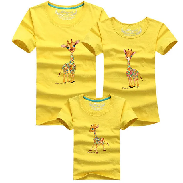 1pcs Fashion Family Look Cartoon giraffe Printed T Shirts 8 Colors Summer Family Clothes Family Matching Outfits Cartoon T-shirt