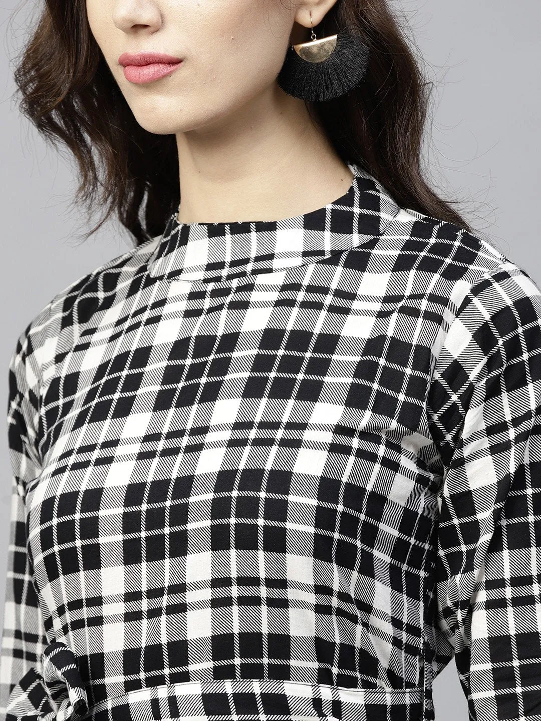 Black & White Checked Dress With Roll Collar And 3/4 Sleeves