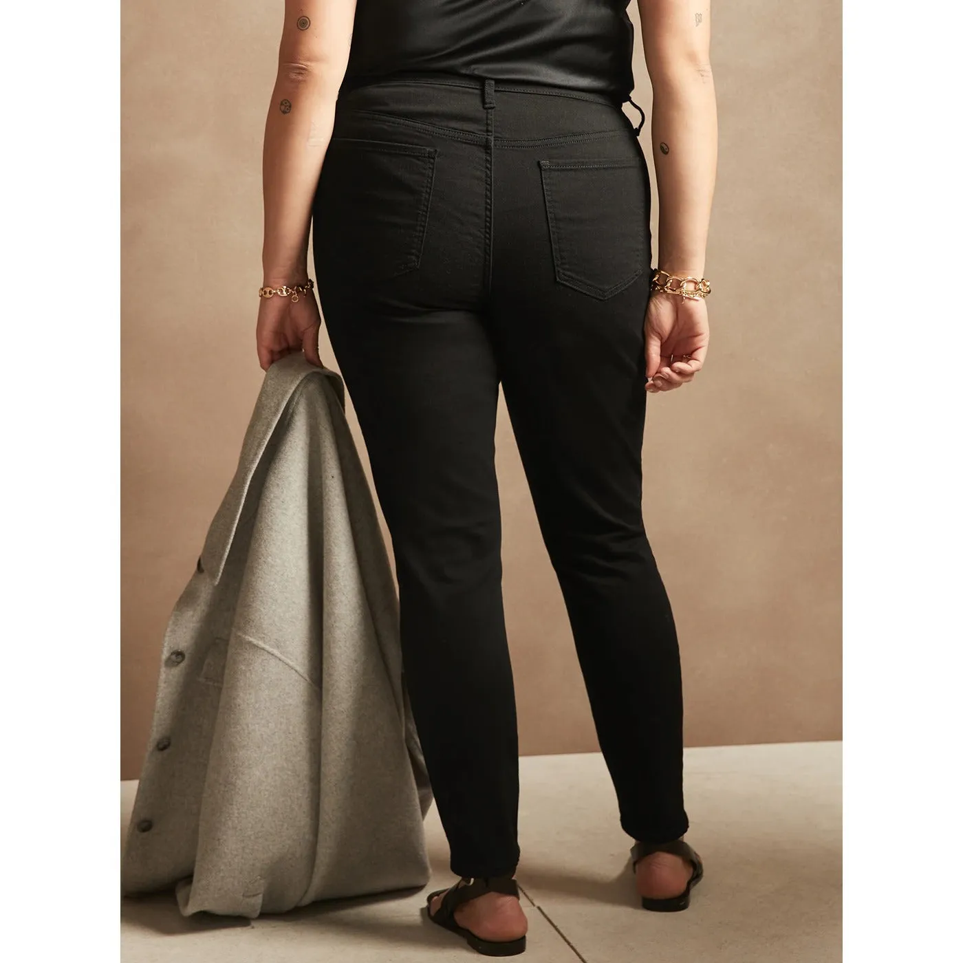 BR Curvy High Rise Black Jeans