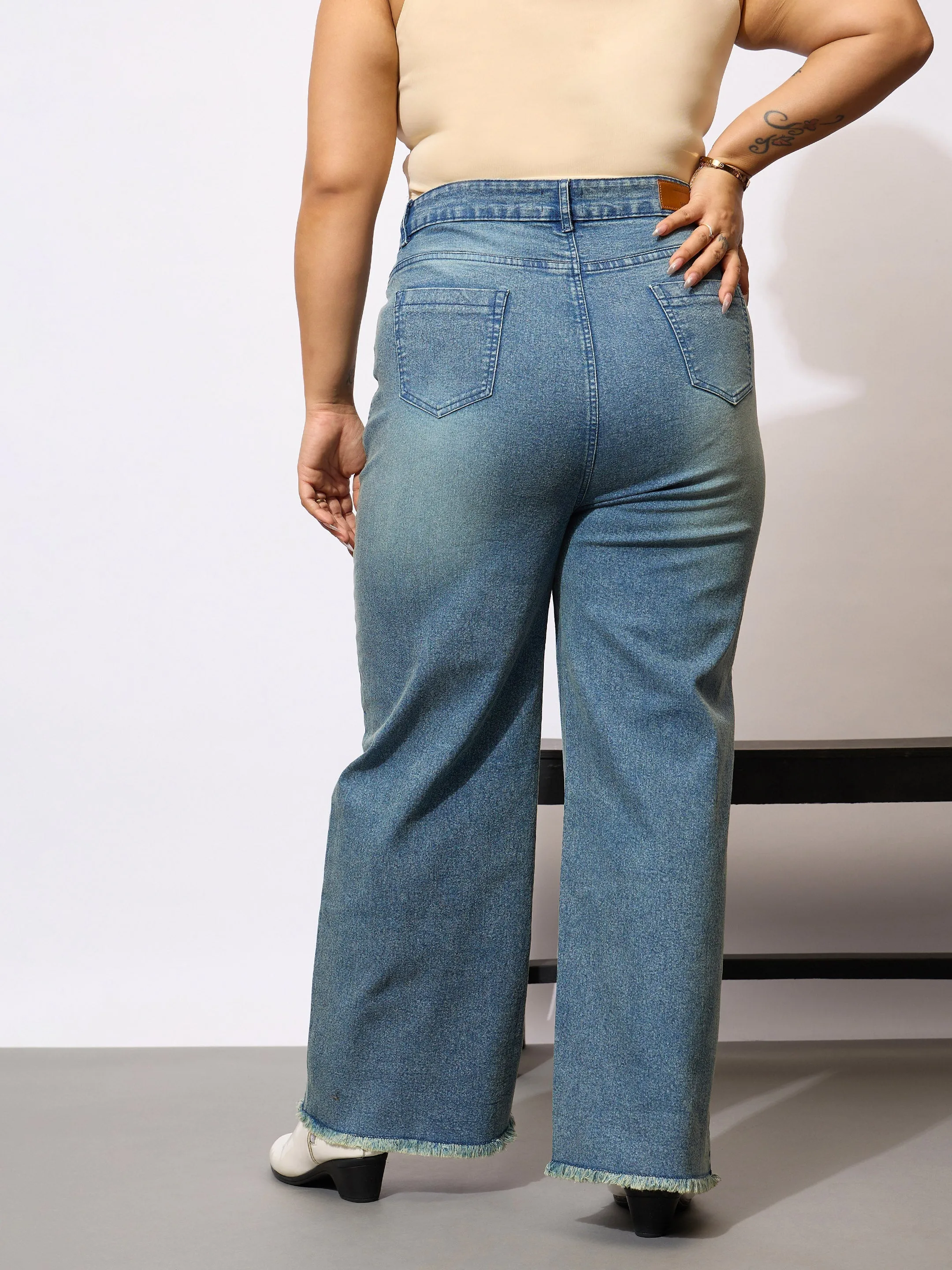 Women Blue Denim Acid Wash Raw Hem Straight Jeans