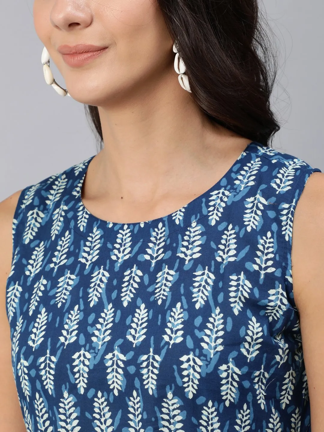 Women Blue Printed Sleeveless Dress