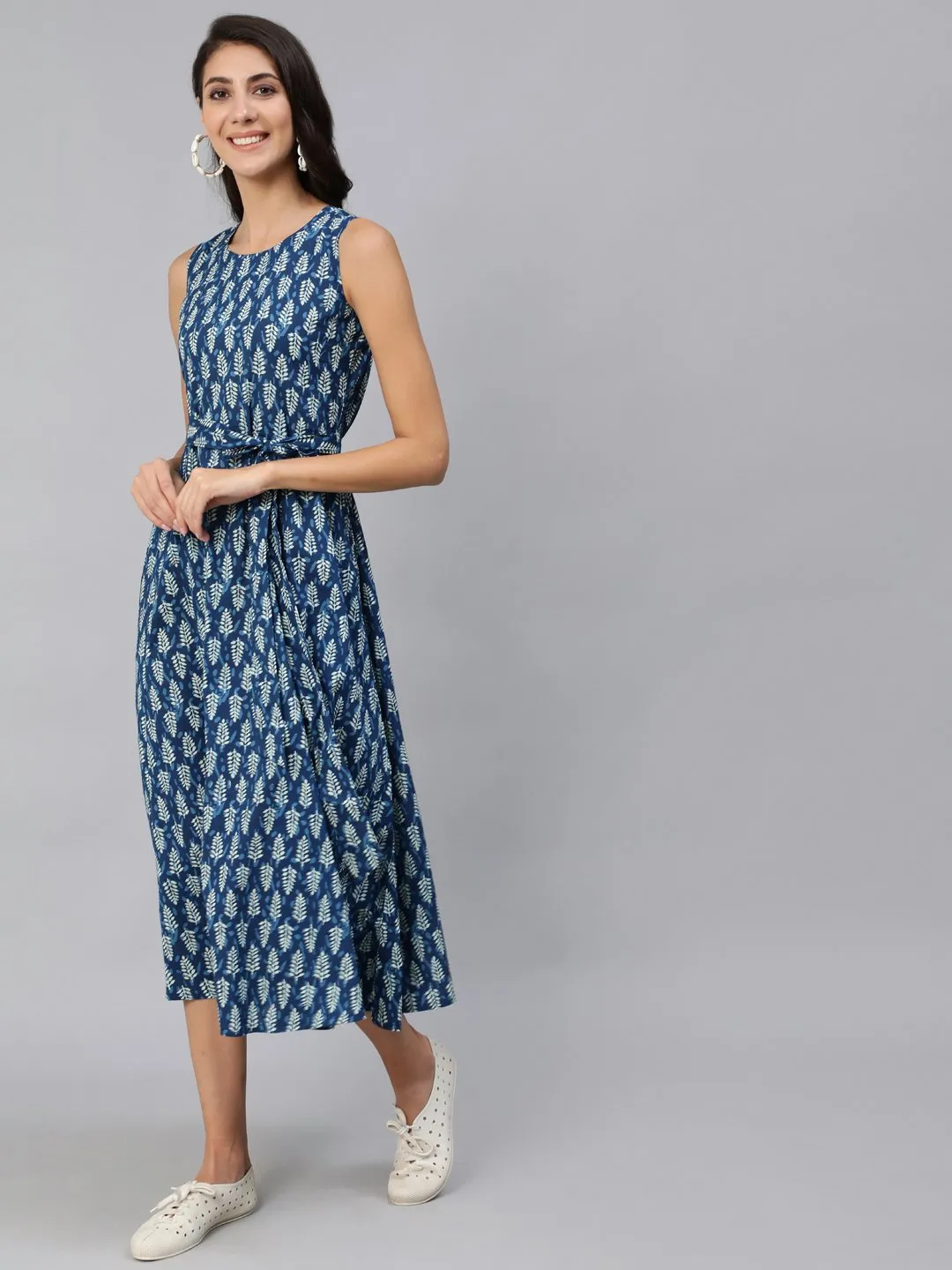 Women Blue Printed Sleeveless Dress